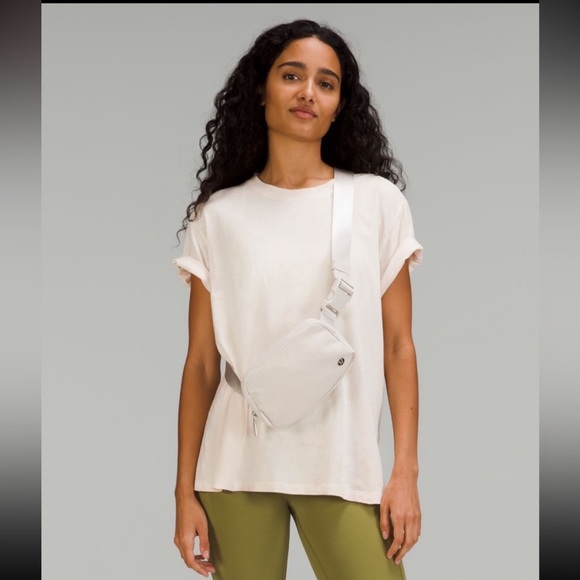 LULULEMON BELT BAG OFF WHITE NWT - Picture 3 of 6